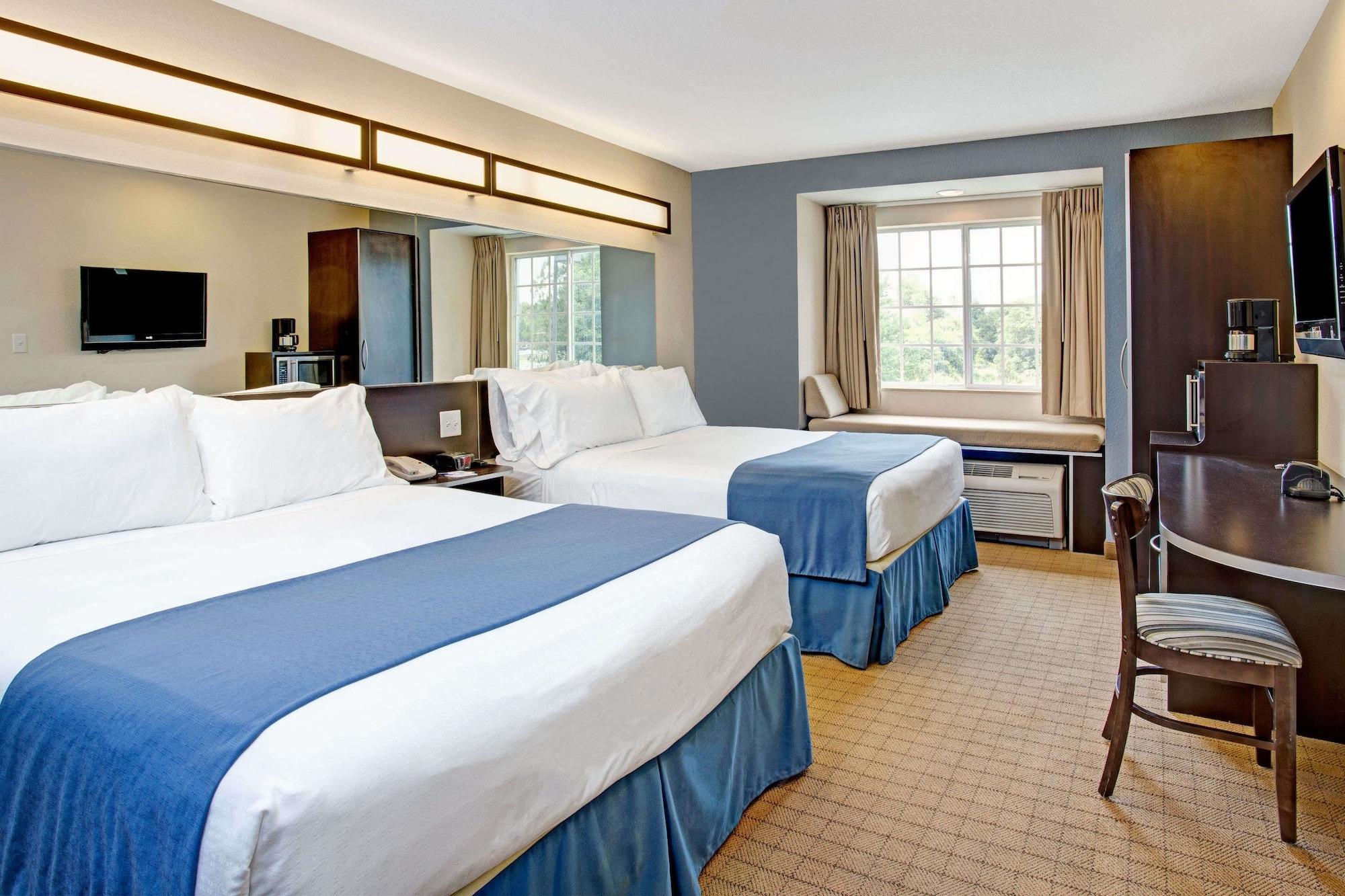 Microtel Inn & Suites By Wyndham Brooksville Ridge Manor Екстериор снимка