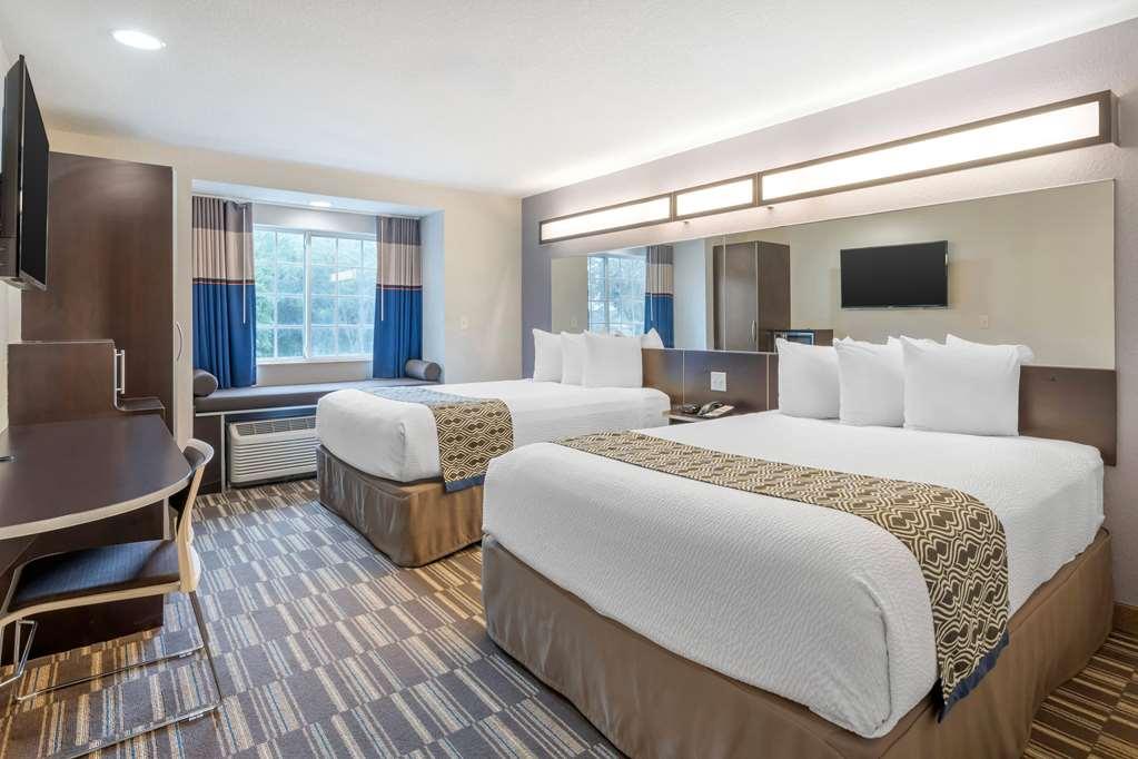 Microtel Inn & Suites By Wyndham Brooksville Ridge Manor Стая снимка