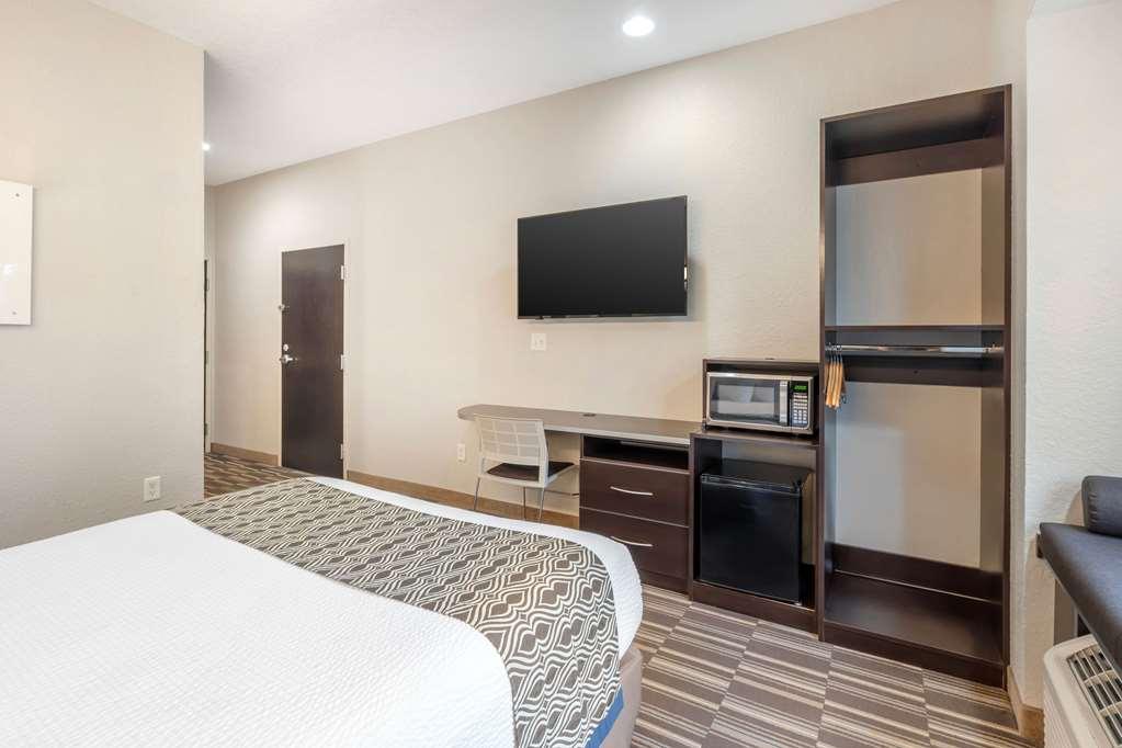 Microtel Inn & Suites By Wyndham Brooksville Ridge Manor Стая снимка