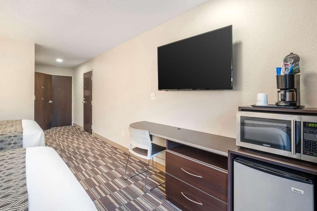 Microtel Inn & Suites By Wyndham Brooksville Ridge Manor Стая снимка