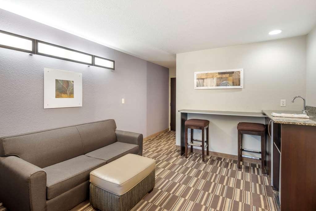 Microtel Inn & Suites By Wyndham Brooksville Ridge Manor Стая снимка